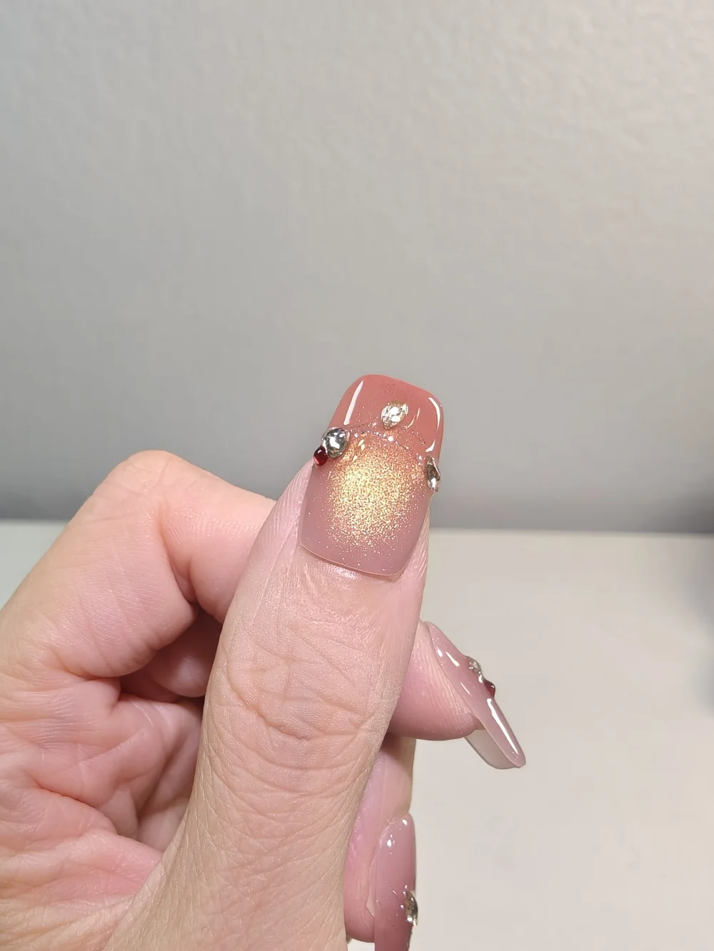 Nude Red Gold Ombre Cat Eye Short Square Press On Nails With Tiny Rhinestones
